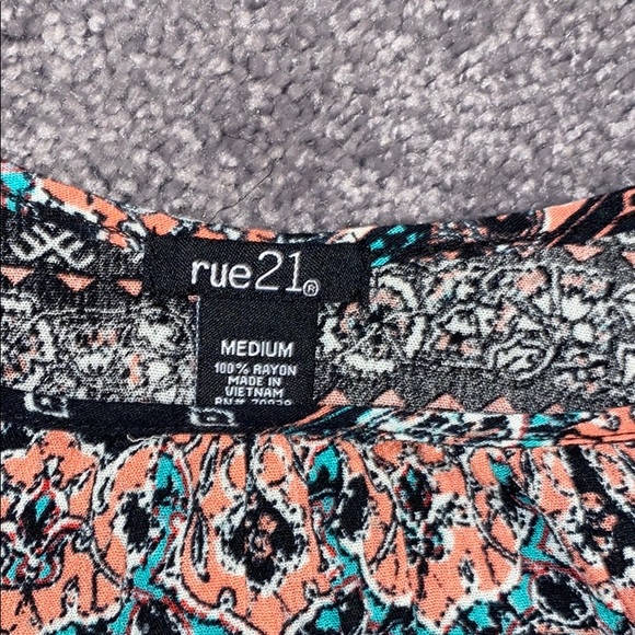 Flowy Tank Top - Picture 2 of 3